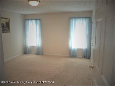712 E Walker St, Saint Johns, MI 48879 photo 26