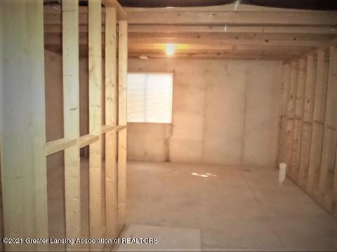 712 E Walker St, Saint Johns, MI 48879 photo 33