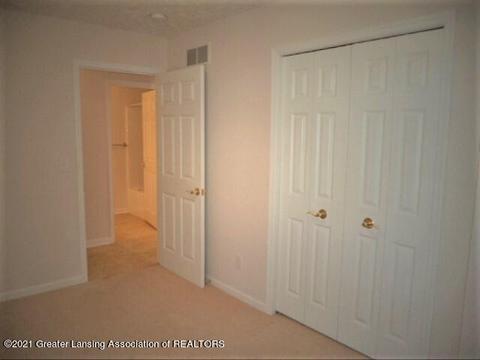 712 E Walker St, Saint Johns, MI 48879 photo 24