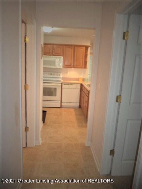 712 E Walker St, Saint Johns, MI 48879 photo 17