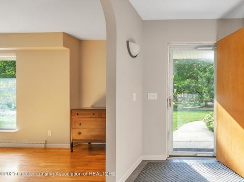 4658 Chippewa Dr, Okemos, MI 48864 photo 5
