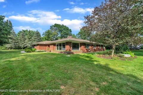 4658 Chippewa Dr, Okemos, MI 48864 photo 2