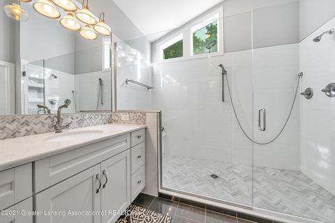 4658 Chippewa Dr, Okemos, MI 48864 photo 25