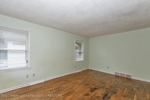2014 Donora St, Lansing, MI 48910 photo 4