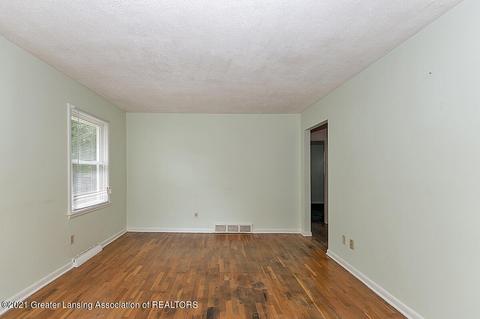 2014 Donora St, Lansing, MI 48910 photo 5