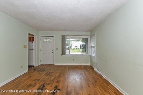 2014 Donora St, Lansing, MI 48910 photo 3