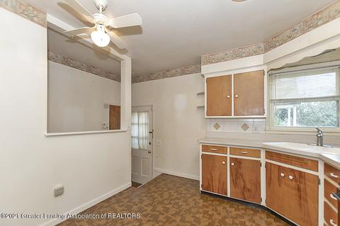 2014 Donora St, Lansing, MI 48910 photo 9