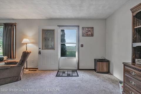5193 E Taft Rd, Saint Johns, MI 48879 photo 2