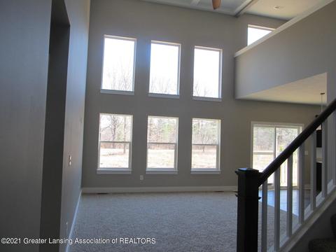404 Constitution Ave, Brooklyn, MI 49230 photo 2