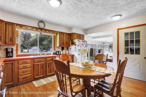 10561 S Chandler Rd, Dewitt, MI 48820 photo 9