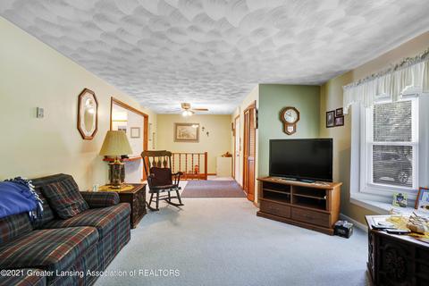 10561 S Chandler Rd, Dewitt, MI 48820 photo 6