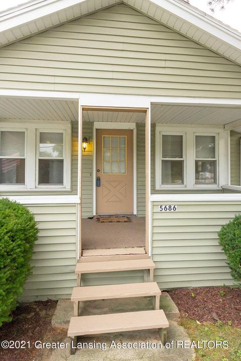 5686 School St, Haslett, MI 48840 photo 9