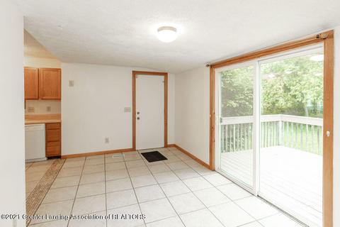 5686 School St, Haslett, MI 48840 photo 11