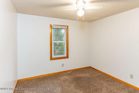 5686 School St, Haslett, MI 48840 photo 28