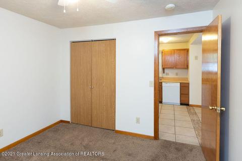 5686 School St, Haslett, MI 48840 photo 29