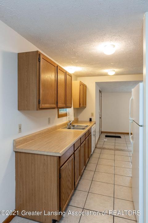 5686 School St, Haslett, MI 48840 photo 15