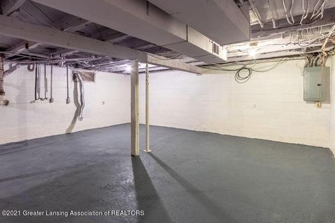 5686 School St, Haslett, MI 48840 photo 27