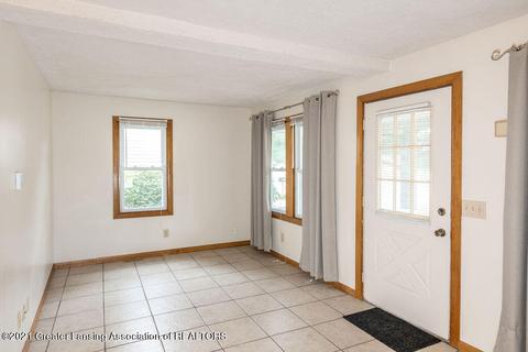 5686 School St, Haslett, MI 48840 photo 17