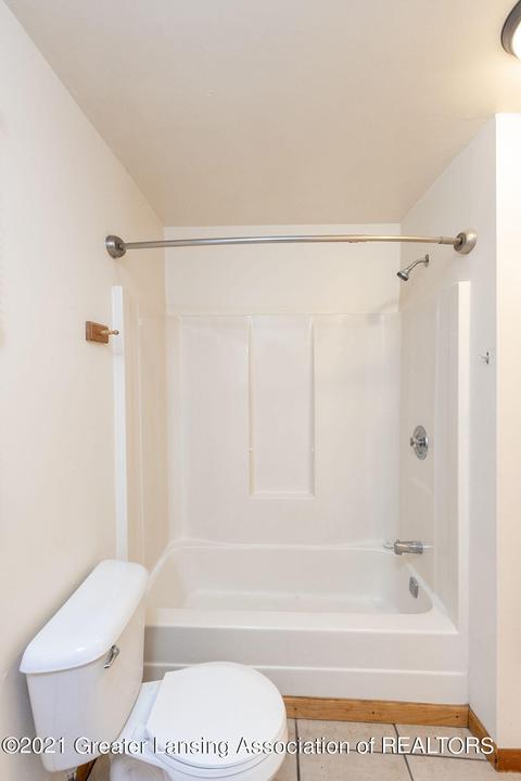 5686 School St, Haslett, MI 48840 photo 21