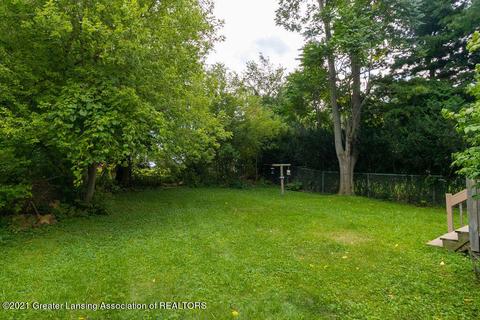 5686 School St, Haslett, MI 48840 photo 7