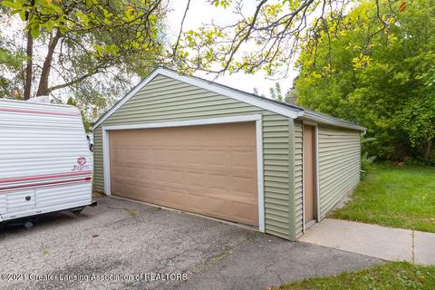 5686 School St, Haslett, MI 48840 photo 3