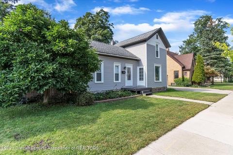 318 E Middle St, Williamston, MI 48895 photo 3