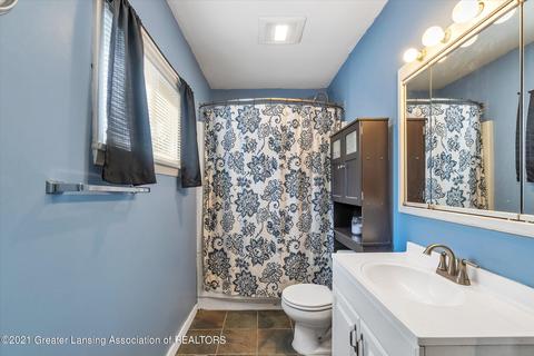 318 E Middle St, Williamston, MI 48895 photo 19
