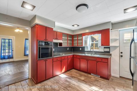 318 E Middle St, Williamston, MI 48895 photo 18