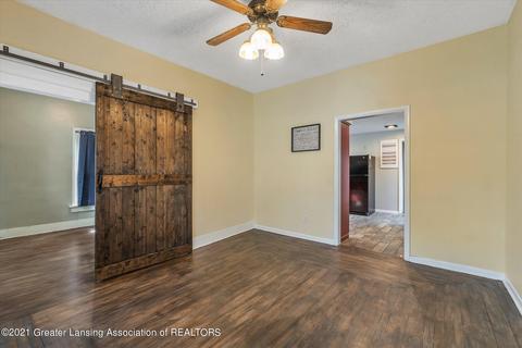 318 E Middle St, Williamston, MI 48895 photo 6