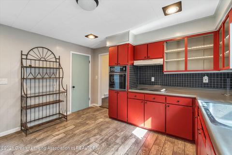 318 E Middle St, Williamston, MI 48895 photo 15