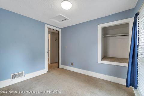 318 E Middle St, Williamston, MI 48895 photo 25