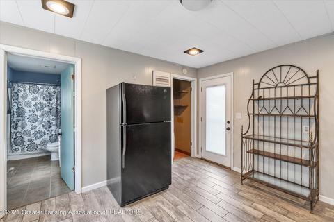 318 E Middle St, Williamston, MI 48895 photo 17