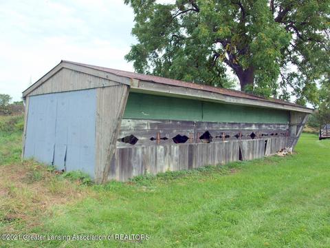 9581 E Prior Rd, Durand, MI 48429 photo 5