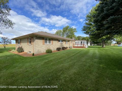1223 S Dewitt Rd, Saint Johns, MI 48879 photo 3