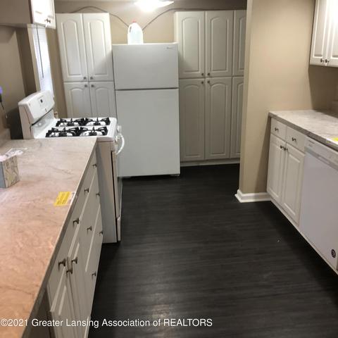 1428 Lyons Ave, Lansing, MI 48910 photo 4