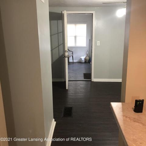1428 Lyons Ave, Lansing, MI 48910 photo 3