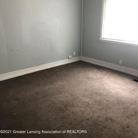 1428 Lyons Ave, Lansing, MI 48910 photo 10