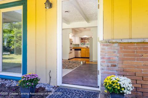6185 Marsh Rd, Haslett, MI 48840 photo 3