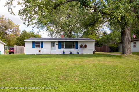 819 Pine St, Dewitt, MI 48820 photo 2