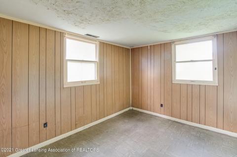 819 Pine St, Dewitt, MI 48820 photo 27