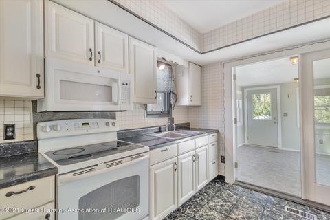 643 Paris Ave, Lansing, MI 48910 photo 10
