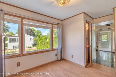 643 Paris Ave, Lansing, MI 48910 photo 9