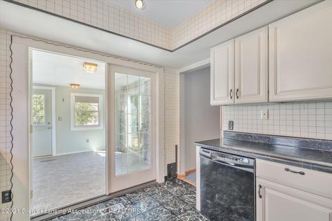643 Paris Ave, Lansing, MI 48910 photo 11