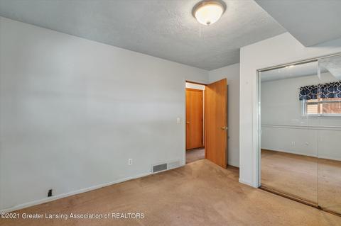 643 Paris Ave, Lansing, MI 48910 photo 19