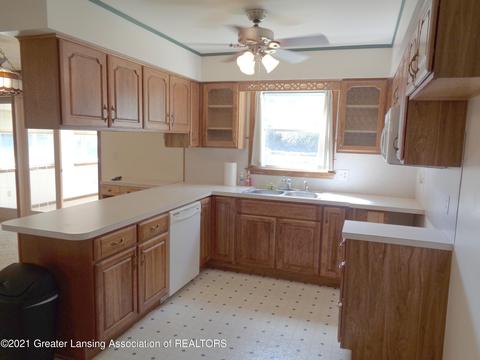 13002 Shadybrook Ln, Dewitt, MI 48820 photo 3