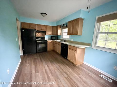 15547 Webster Rd, Bath, MI 48808 photo 6