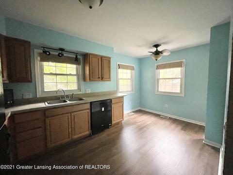 15547 Webster Rd, Bath, MI 48808 photo 5