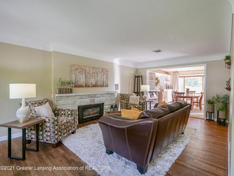 1302 James Ave, Williamston, MI 48895 photo 3