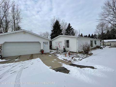 5605 High St, Bath, MI 48808 photo 2