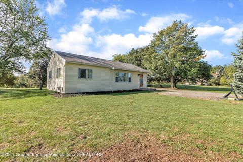 2082 E Alward Rd, Dewitt, MI 48820 photo 2
